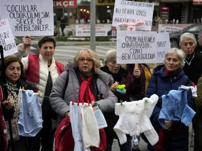 Doctor turco que llevó a la muerte a 10 bebés declaró que es un médico “confiable”