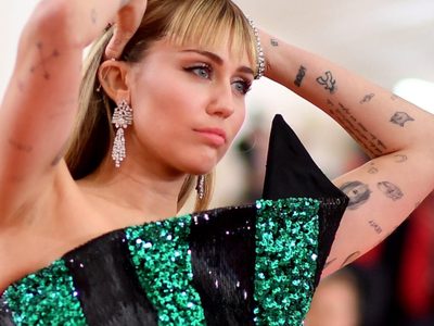 ¡DIOS MÍO! El terrífico ataque de pánico de Miley Cyrus en plena cuarentena: "No sentía mis..."