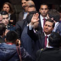 Pese a informalidad y bajos salarios, Peña presume cifra récord en creación de empleos en octubre