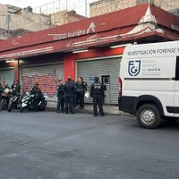 Joven de 16 años que intentó robar mercancía en un Aurrerá mata a guardia de seguridad en el Centro