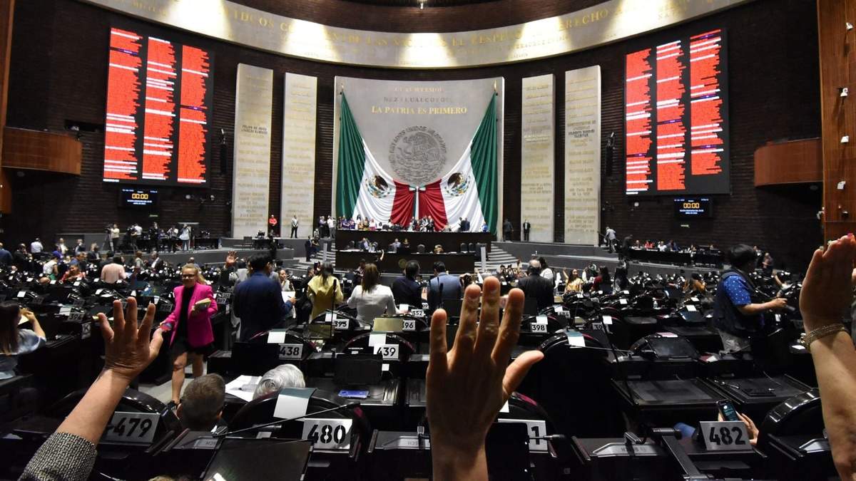 Sesión en San Lázaro