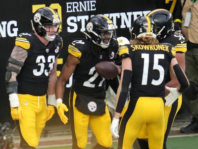 Los Steelers vencen a los Bengals 34-12, pero pierden a Rodgers por una lesión en la mano izquierda