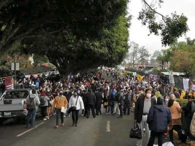 Veracruz: Filas, fiesta y acarreos políticos