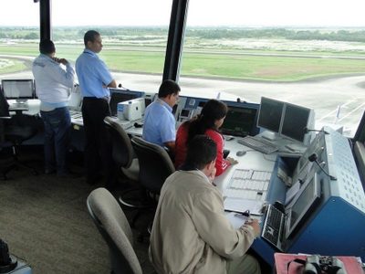 Paro de controladores aéreos: los días que habrá restricciones en vuelos