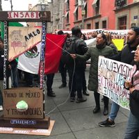 Trabajadores de la salud protestan en Palacio Nacional contra el Insabi