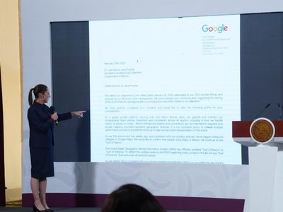 Sheinbaum exhibe cruce de cartas con Google sobre discrepancias en cómo nombrar al Golfo de México