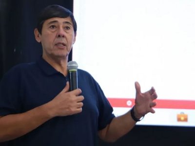 El líder del gremio de petroleros se quejó por no ser invitado a participar de la visita de Milei a Vaca Muerta