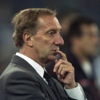 Crece la preocupación por Carlos Bilardo: fue trasladado a la misma clínica que Menem