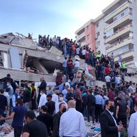 Un terremoto de 6.6 provoca el derrumbe de varios edificios en el oeste de Turquía (Videos)