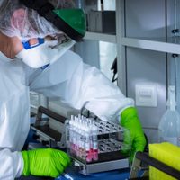 Coronavirus: en el inicio de la cuarentena estricta, hubo 2.667 contagios y 44 fallecimientos