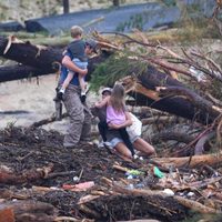 Suman 27 muertos por inundaciones en Texas; continúa la búsqueda de desaparecidos