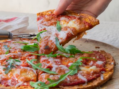 Masa para pizza con fermentación al frío: mirá cómo prepararla en casa de la forma más fácil e igual de rica