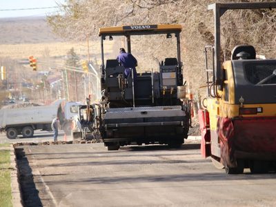 Zapala: Municipalidad repara una de las principales arterias de la ciudad