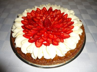 Marquise de chocolate y frutillas, ideal para aprovechar las frutas de estación y comer algo sublime y delicioso