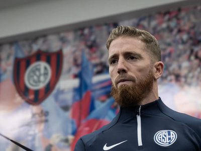 Nueva pesadilla tras el debut con derrota: la mala noticia que recibió Iker Muniain en San Lorenzo