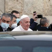 El Papa Francisco alerta a los jóvenes del peligro de vivir "prisioneros del teléfono"
