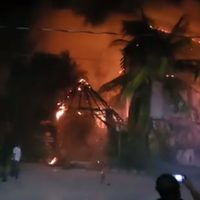 Un incendio destruye los hoteles Casa Tortugas y Mawimbi de la isla Holbox