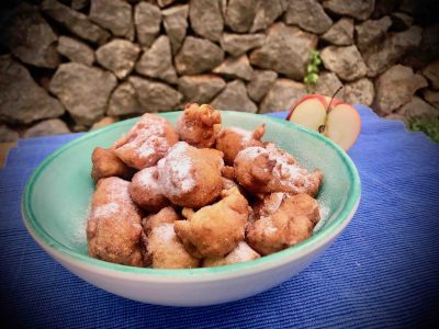 Con un huevo y una manzana, prepará estos deliciosos y económicos buñuelos que vas a amar