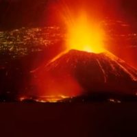 Erupción de volcán genera pánico en Congo