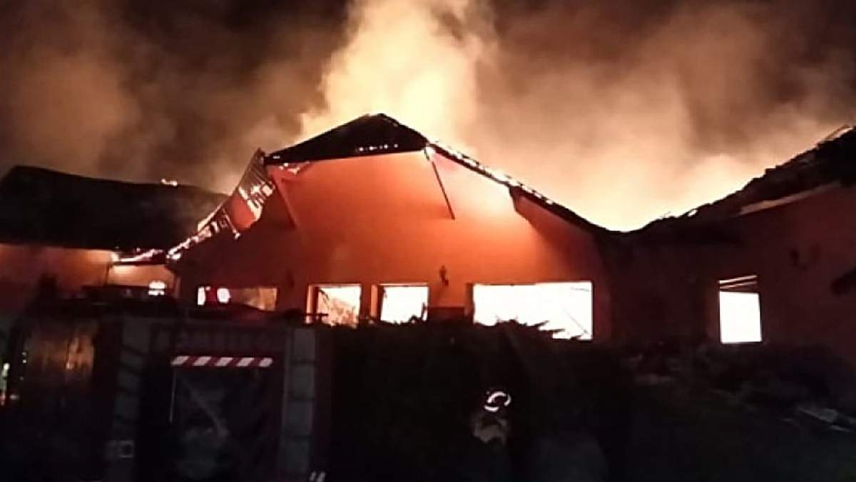 Incendio en el salón de conferencias de Lago Escondido. Fuente: (Twitter)