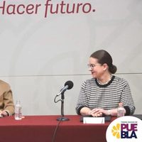 Extitular de Gobernación vuelve a Puebla como standupera, pero activista interrumpe su show (Video)