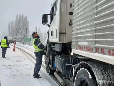 La nieve y el viento blanco complicaron el tránsito en la mayoría de las rutas cordilleranas