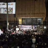 Periodistas tapizan Segob con rostros de colegas asesinados; autoridades callan