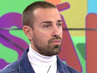 Rafa Mora señaló la gran contradicción de una colaboradora de Telecinco que se queja del dinero