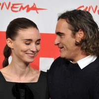 ¿La fiesta del año? Los secretos del casamiento de Joaquin Phoenix y Rooney Mara