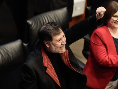 “Los plebeyos hemos decidido tomar el destino de la patria”, dice Fernández Noroña
