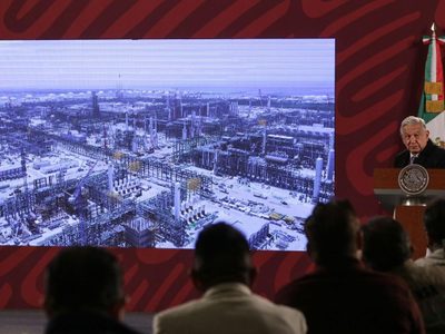 AMLO minimiza el incremento en el costo de Dos Bocas: no fueron 18 mil mdd, sólo 12 mil