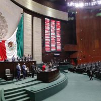 Aprueban prisión para quien agreda o discrimine a trabajadores de la salud