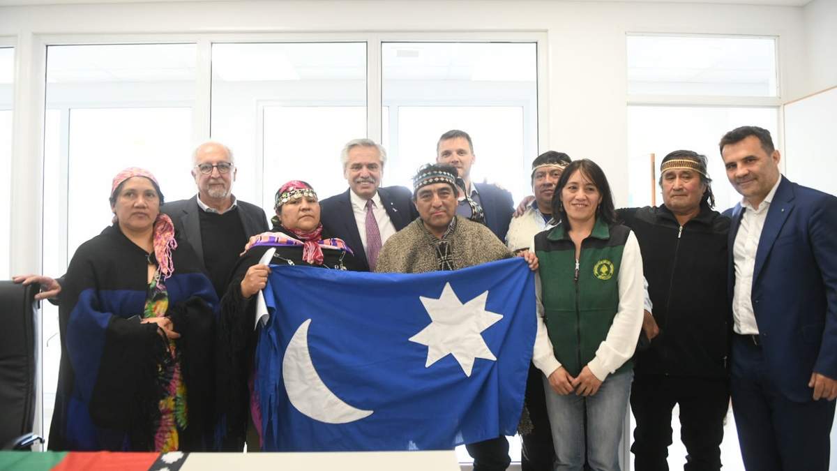 Referentes mapuches en la reunión con Alberto Fernández. Fuente (Facebook).