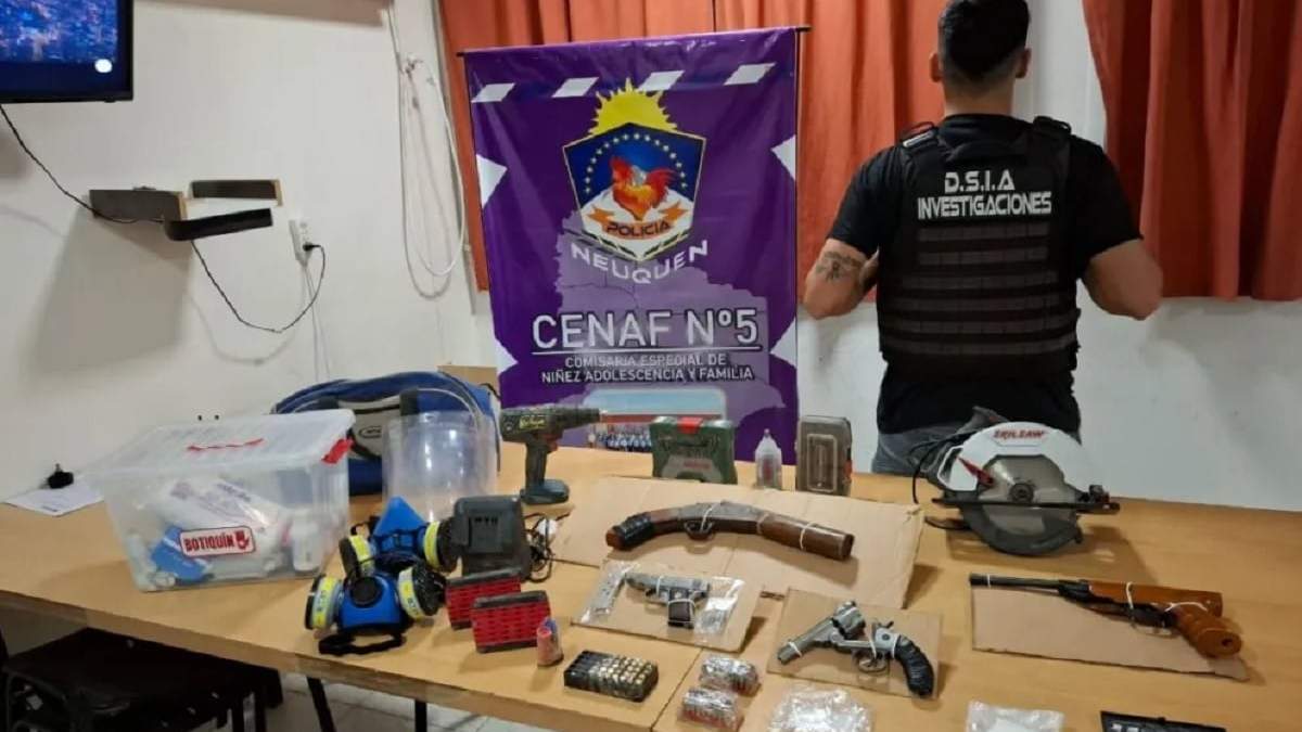 Lo secuestrado por la Policía en los allanamientos de Rincón de los Sauces. Fuente (Neuquén Informa)