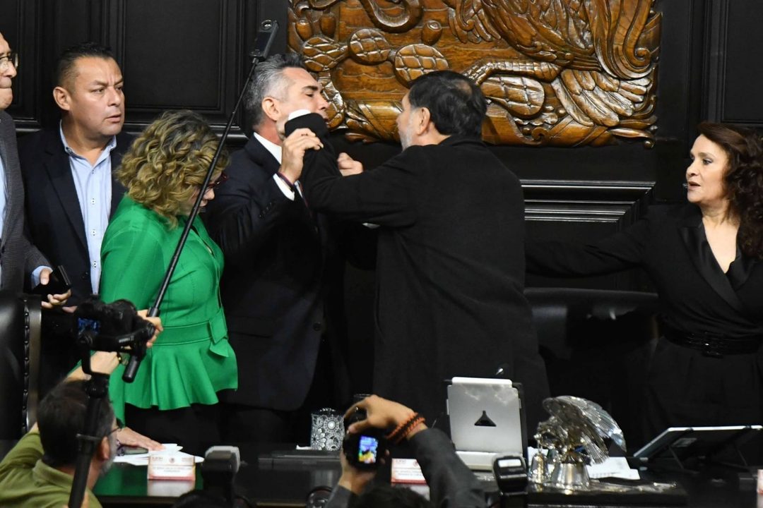 1045052_Bronca Noron~a y Alejandro Moreno_web