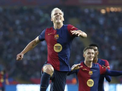 Dani Olmo lidera la victoria del Barcelona por 3-1 ante el Espanyol