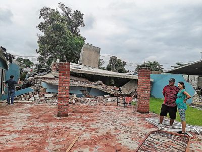 "Todo está agrietado, tenemos miedo": Se colapsan municipios de la región Sierra Costa en Michoacán