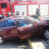 Escolta frustra robo de camioneta de lujo en Iztapalapa; un ladrón murió y otro fue herido