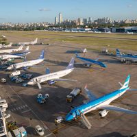 Coronavirus: un empleado de Aeroparque dio positivo y tuvieron que aislar a 100 personas