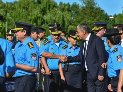Anunciaron un pago extraordinario y aumentos por IPC en los salarios de la Policía