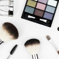 Cannes 2025 trajo de vuelta el smokey eye: sí, el maquillaje dramático que nos queda a todas