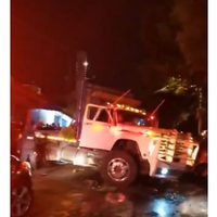 Tráiler embiste autos y mata a tres personas en Xochimilco; el chofer está en el MP