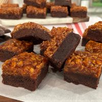 Brownie con crocante de caramelo: dale una vuelta a este clásico que todos aman, con esta receta fácil que es una bomba