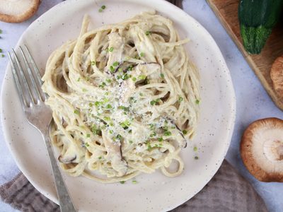 Pasta cremosa con salsa blanca sin crema: receta fácil y deliciosa con leche en polvo