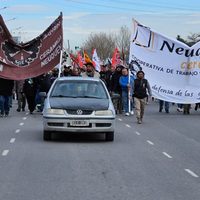 Trabajadores de Cerámica Neuquén marcharon a CALF: “Es imposible pagar estas tarifas”
