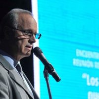 Gollán anunció auditoría por vacunas vencidas en la provincia, no descarta denunciar a Vidal