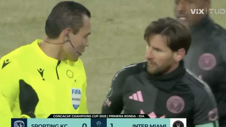 La Concacaf sancionó al árbitro mexicano Marco “Gato” Ortiz por pedir autógrafo a Messi