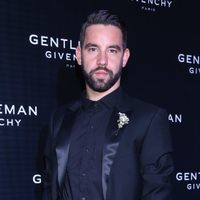 Agustín Sierra demostró por qué es un galán e invitó a salir a una participante del “Cantando 2020”
