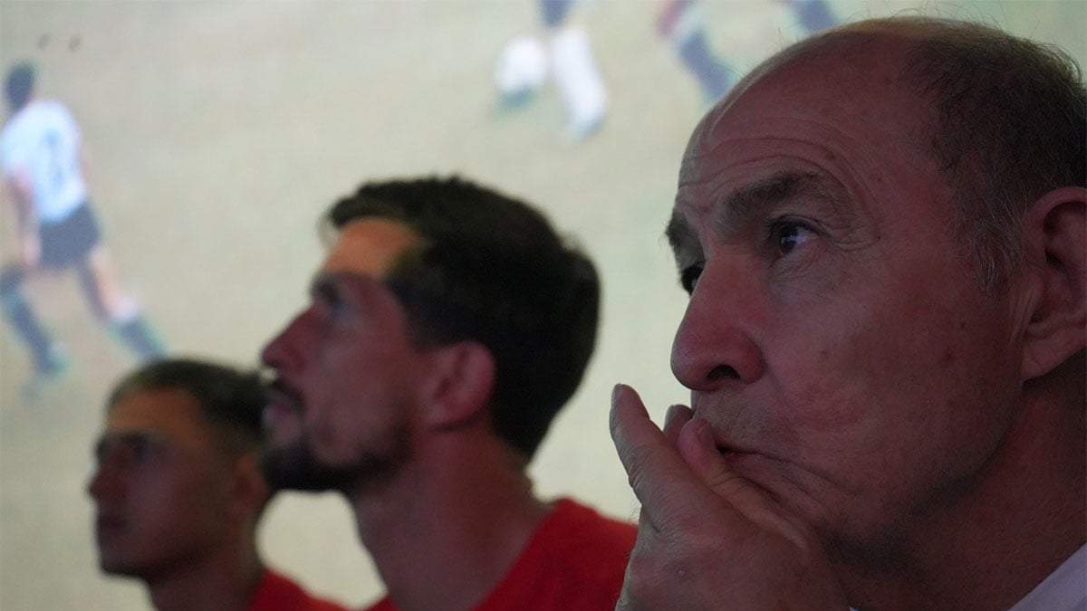 Ricardo Bochini junto al arquero Rodrigo Rey.