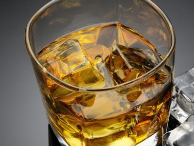 Whisky elaborado en Patagonia: agua de la Cordillera y sabores autóctonos